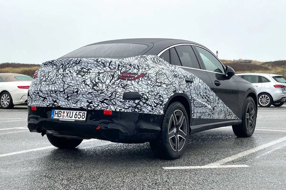 Mercedes GLC Coupé, ecco le foto spia del nuovo Facelift (6)