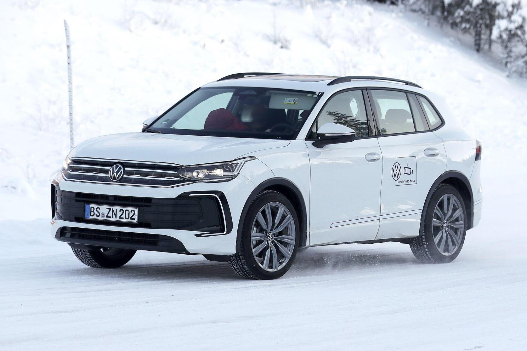 Nuova Volkswagen Tiguan Ecco Le Foto Spia Della Terza Generazione News Automoto It