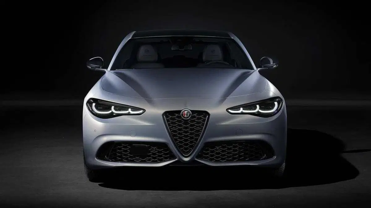 Scende in campo e le ha tutte contro: nuova Alfa Romeo Giulia top e flop
