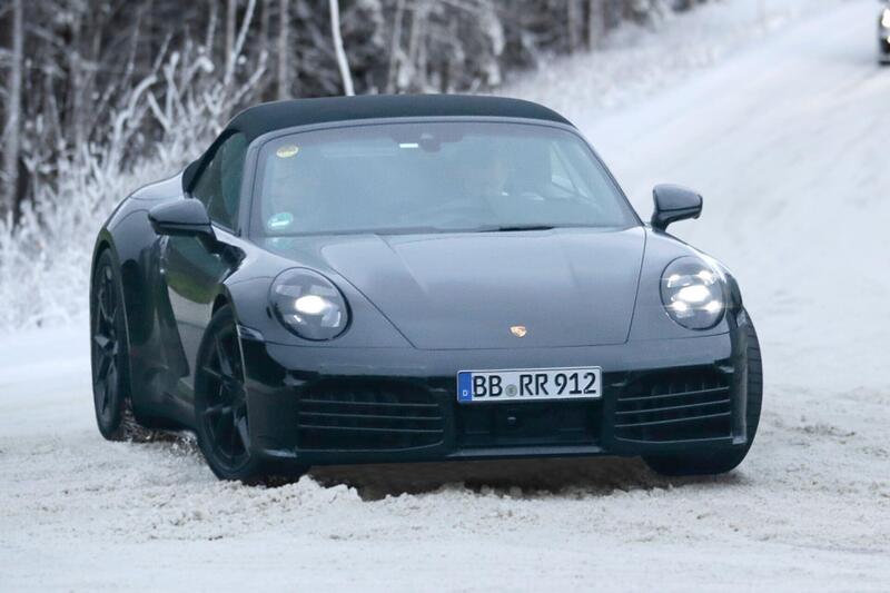 Porsche 911, ecco le foto spia del nuovo Facelift