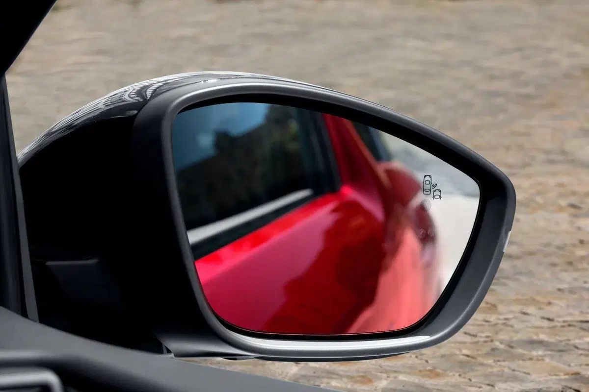 Nuova DS DS3: cambia la piccola luxury francese (9)