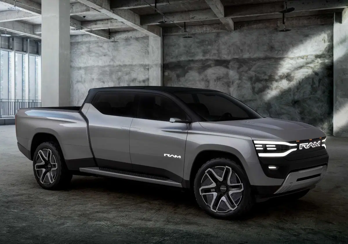 RAM 1500 Revolution BEV Concept (2023) (3)