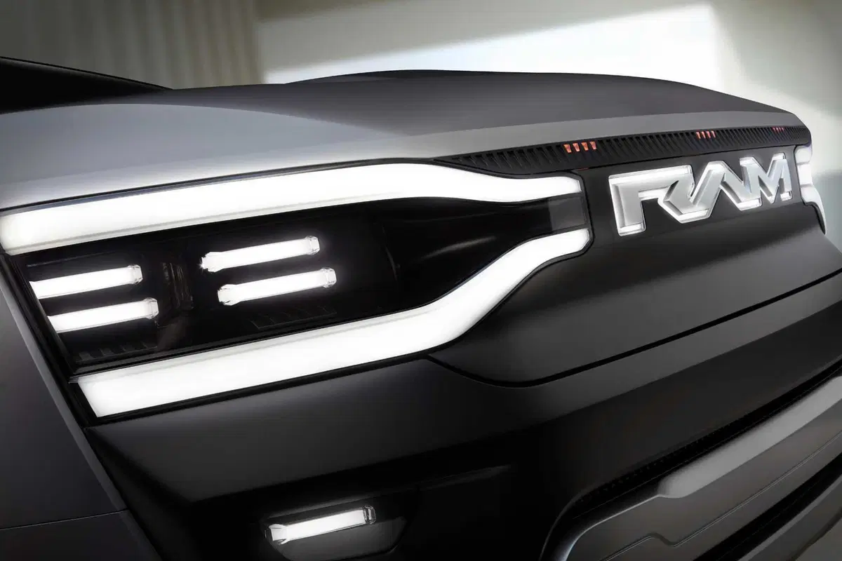 RAM 1500 Revolution BEV Concept (2023) (13)