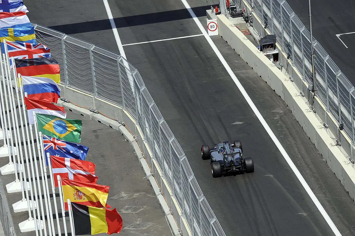 F1, Gp Europa 2016: pole per Rosberg (19)