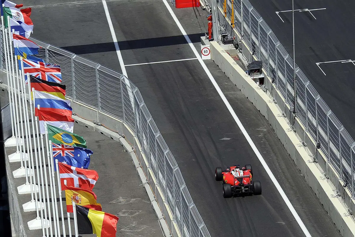 F1, Gp Europa 2016: pole per Rosberg (27)