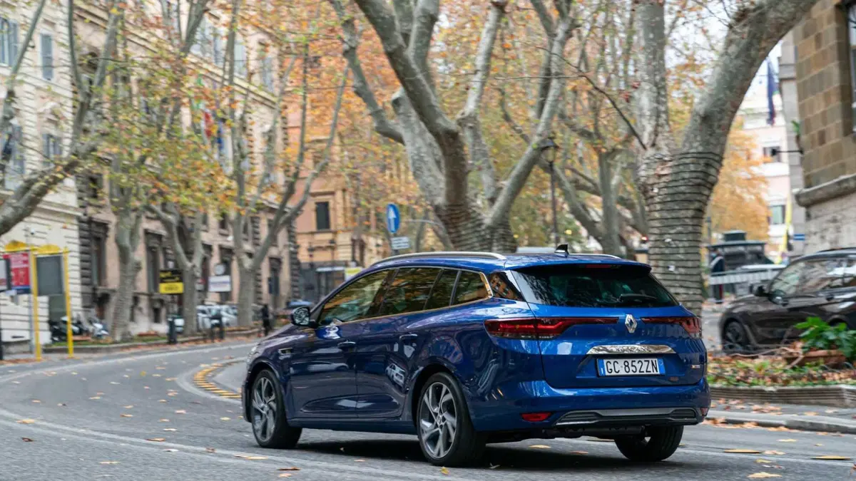 Renault Mégane Sporter dCi 8V 110 CV EDC Energy Intens (6)