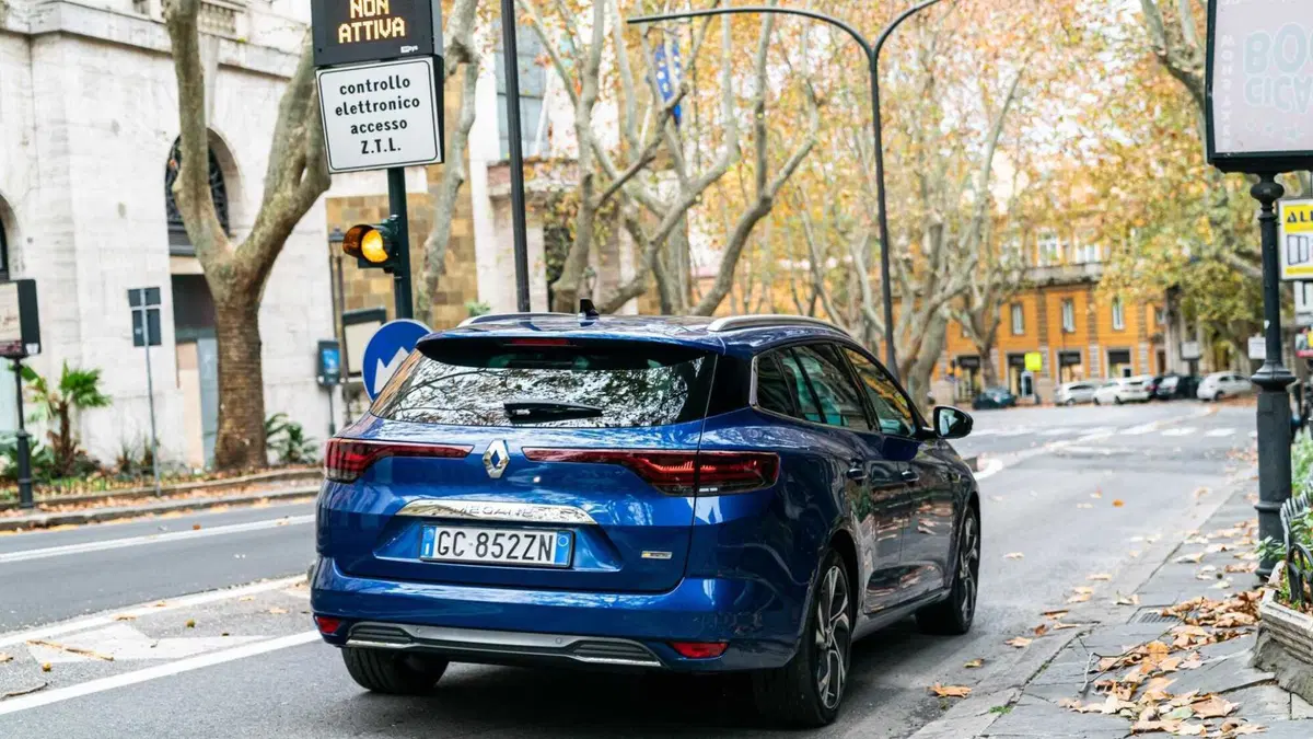 Renault Mégane Sporter dCi 8V 110 CV EDC Energy Intens (5)