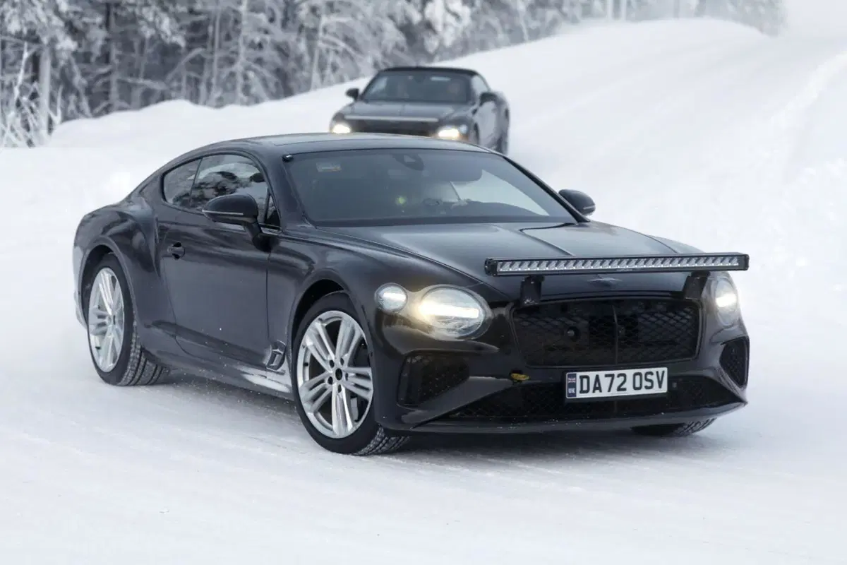 Bentley Continental GT, ecco le foto spia del nuovo Facelift   (10)
