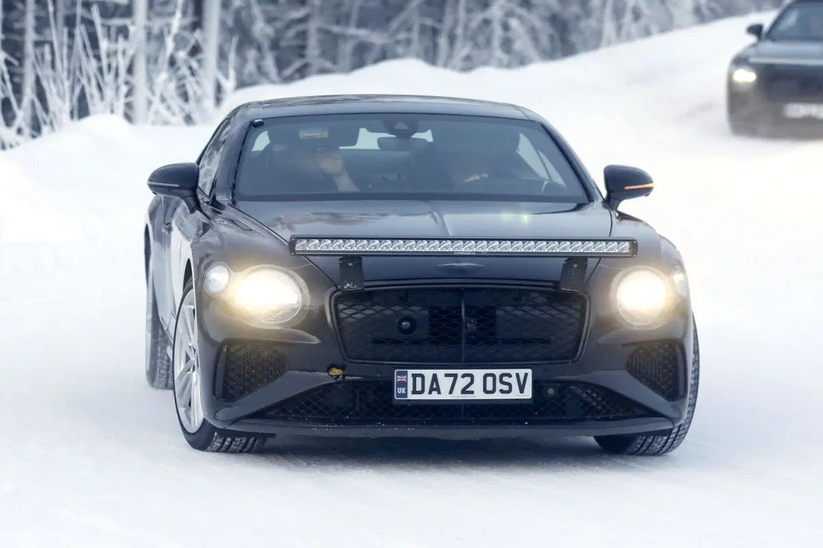 Bentley Continental GT, ecco le foto spia del nuovo Facelift   (11)