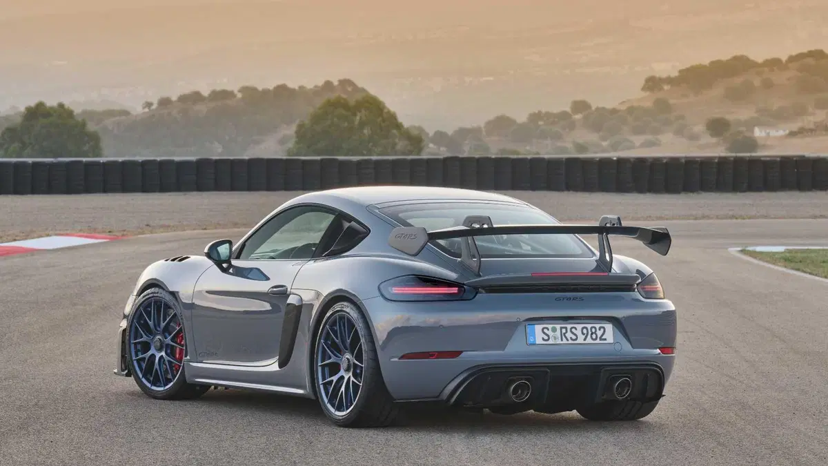 Porsche 718 Cayman  Cayman 4.0 GT4 RS pdk (2)