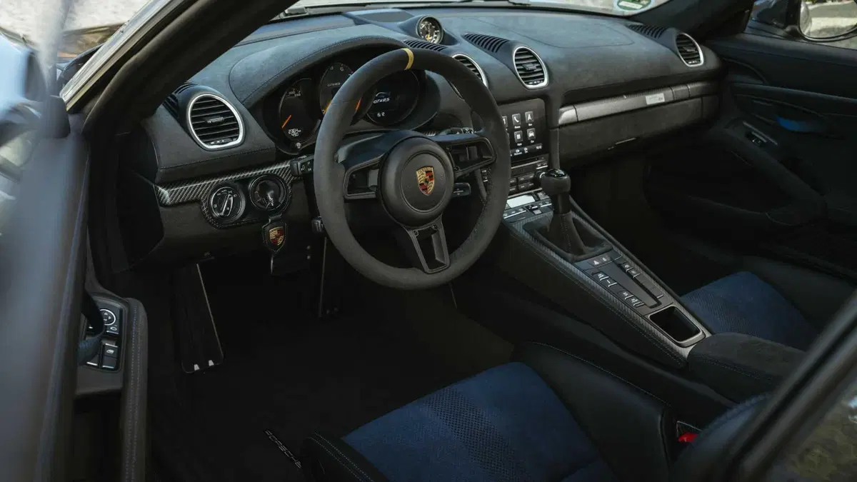 Porsche 718 Cayman  Cayman 4.0 GT4 RS pdk (8)