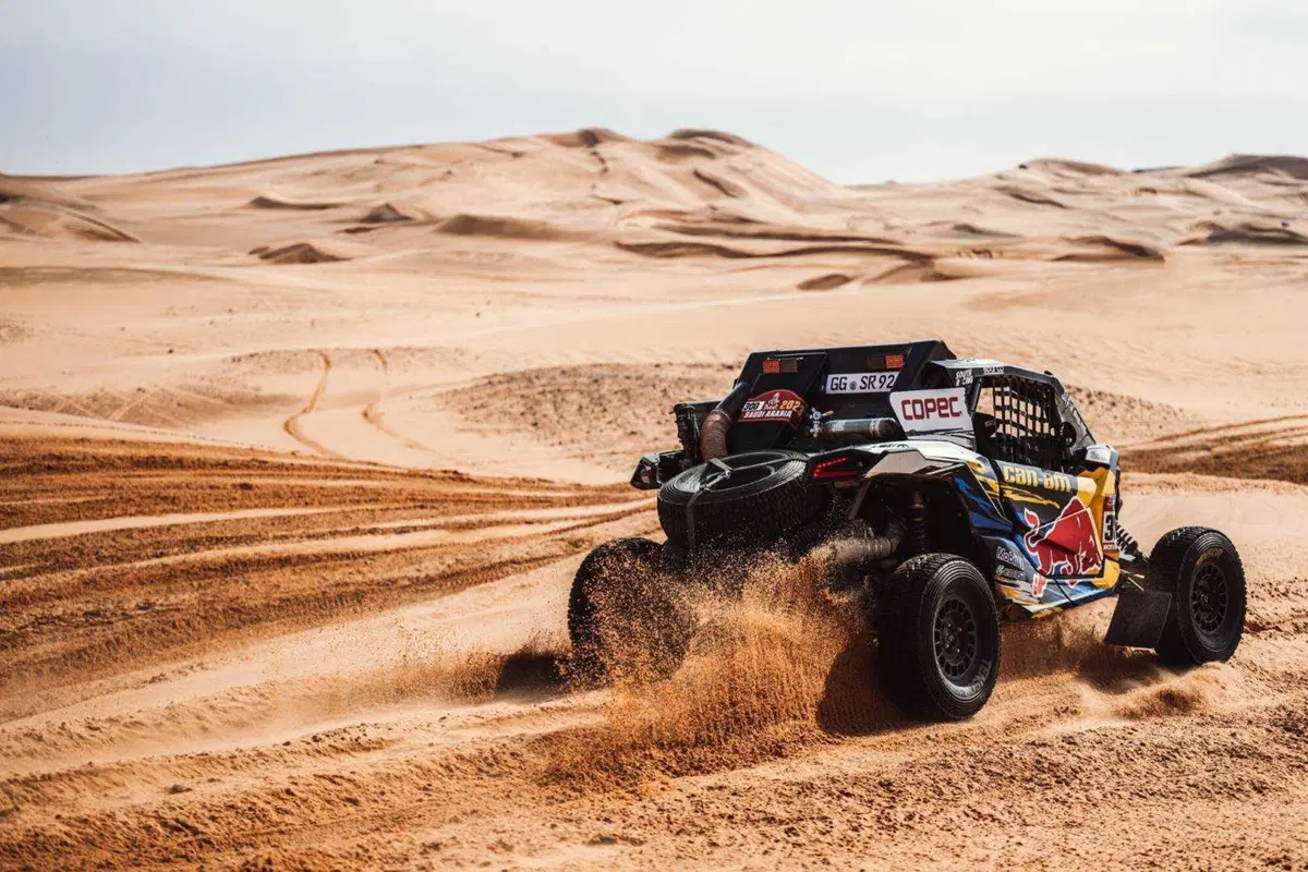 Dakar 2023. Finish Line. Super Show Side-by-Side (9)