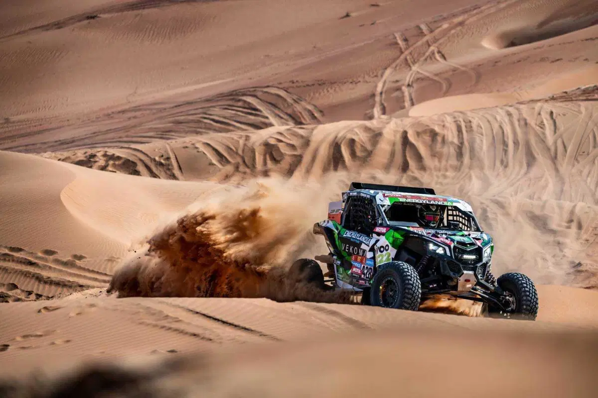 Dakar 2023. Finish Line. Super Show Side-by-Side (11)