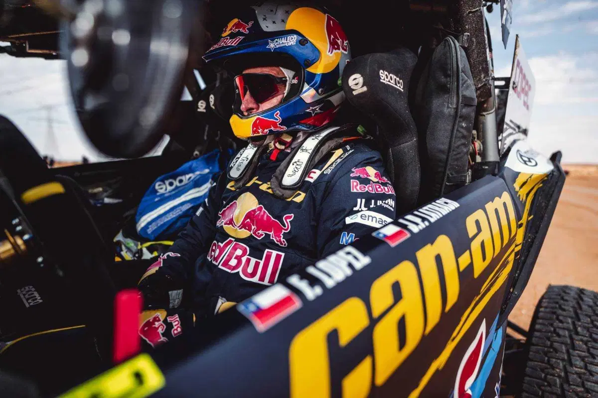 Dakar 2023. Finish Line. Super Show Side-by-Side (4)
