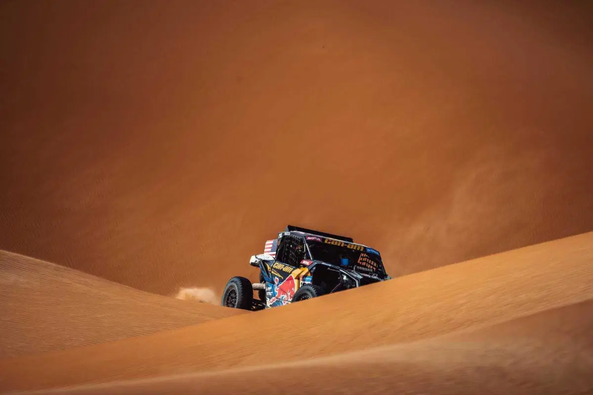 Dakar 2023. Finish Line. Super Show Side-by-Side (13)