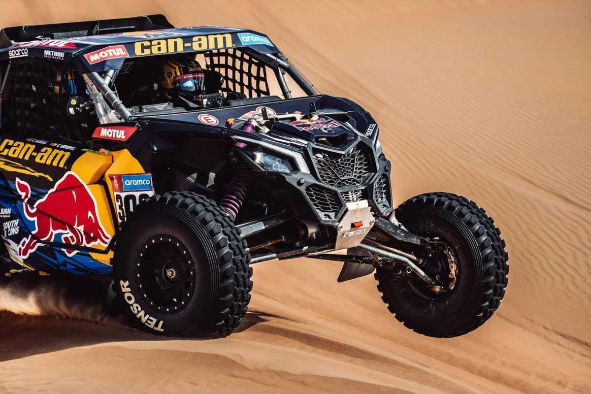Dakar 2023. Finish Line. Super Show Side-by-Side (14)