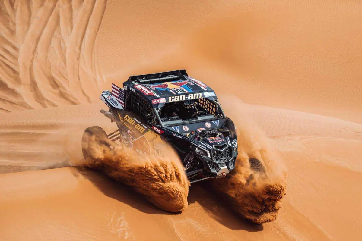 Dakar 2023. Finish Line. Super Show Side-by-Side (17)