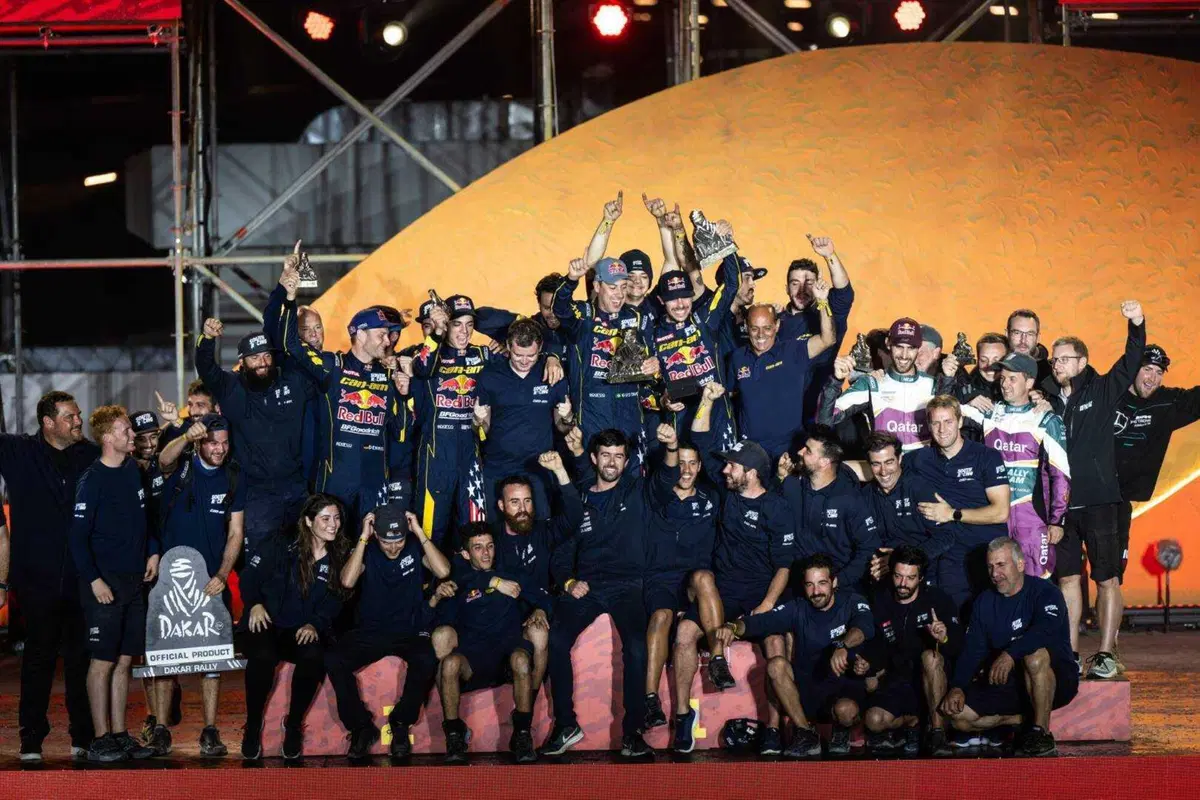 Dakar 2023. Finish Line. Super Show Side-by-Side (20)