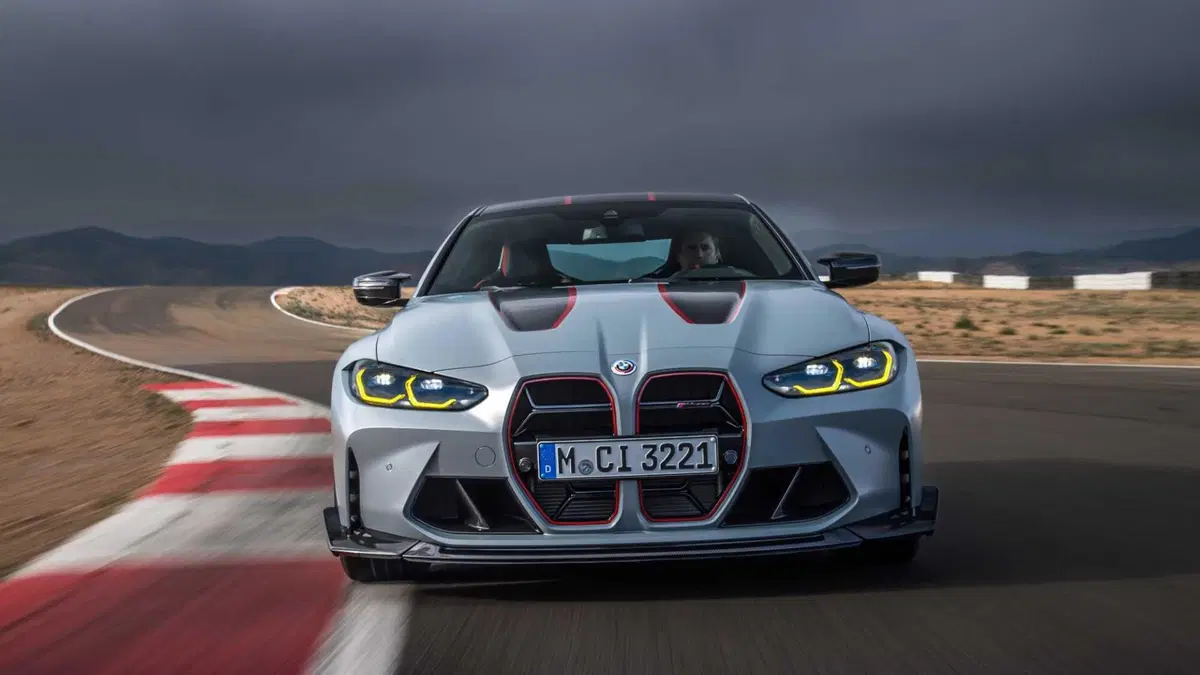 BMW Serie 4 Coupé M4 CSL (3)