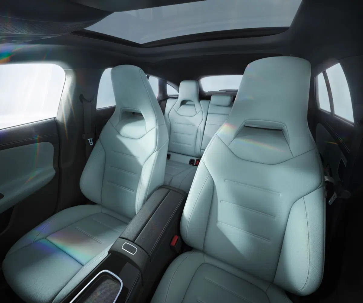 Mercedes CLA 2023, ecco il nuovo restyling  (22)