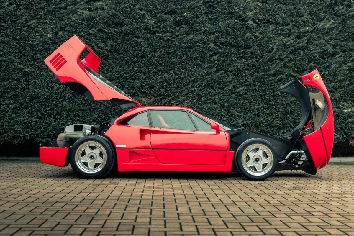 Toto Wolff mette in vendita la sua Ferrari F40. Sì, avete capito bene (2)