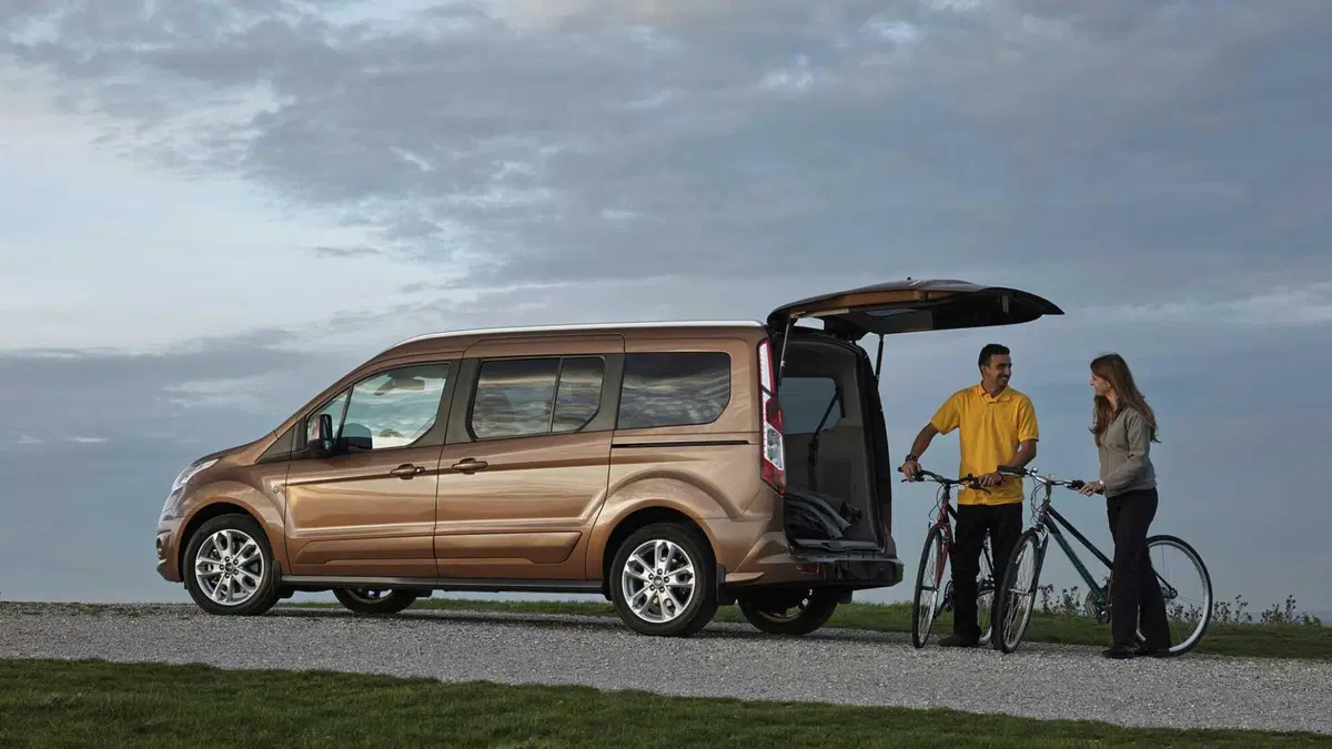 Ford Tourneo Connect 1.5 TDCi 120 CV Plus (2)