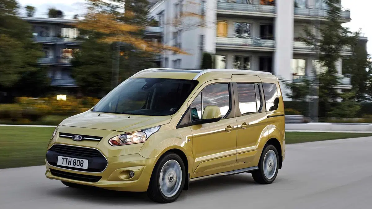 Ford Tourneo Connect 1.5 TDCi 120 CV Plus (6)