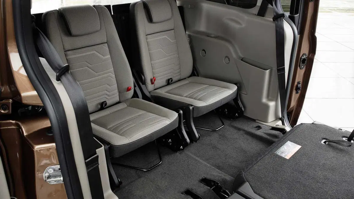 Ford Tourneo Connect 1.5 TDCi 120 CV Plus (10)