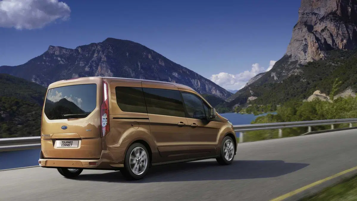 Ford Tourneo Connect 1.5 TDCi 120 CV Plus (7)