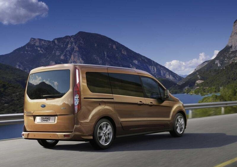 Ford Tourneo Connect (2013-->>) (7)