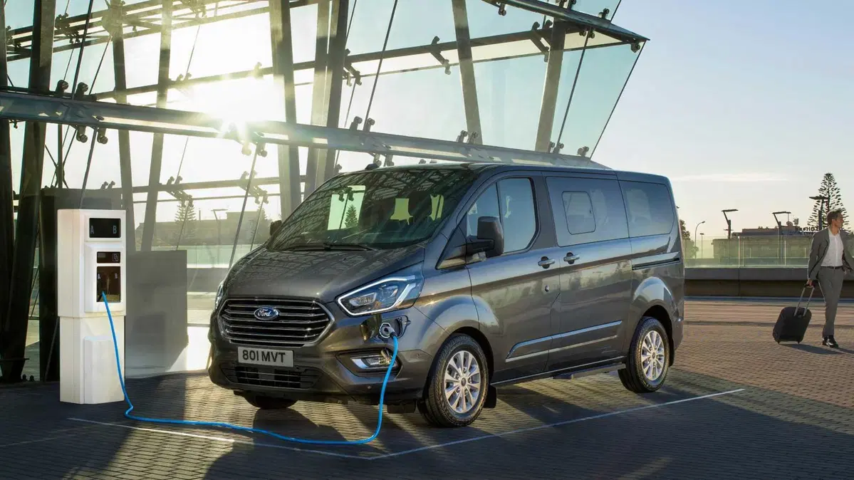 Ford Tourneo Custom tourneo custom V710 320 2.0 ecoblue 136cv Titanium L1H1 AWD A8