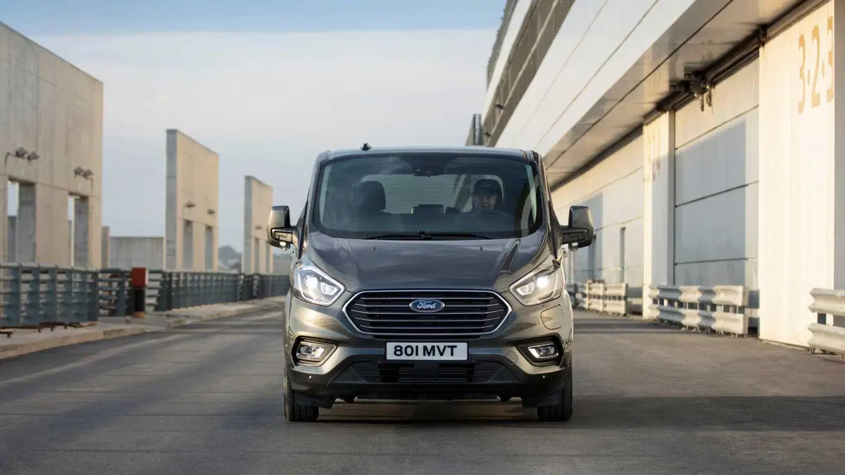 Ford Tourneo Custom (2)