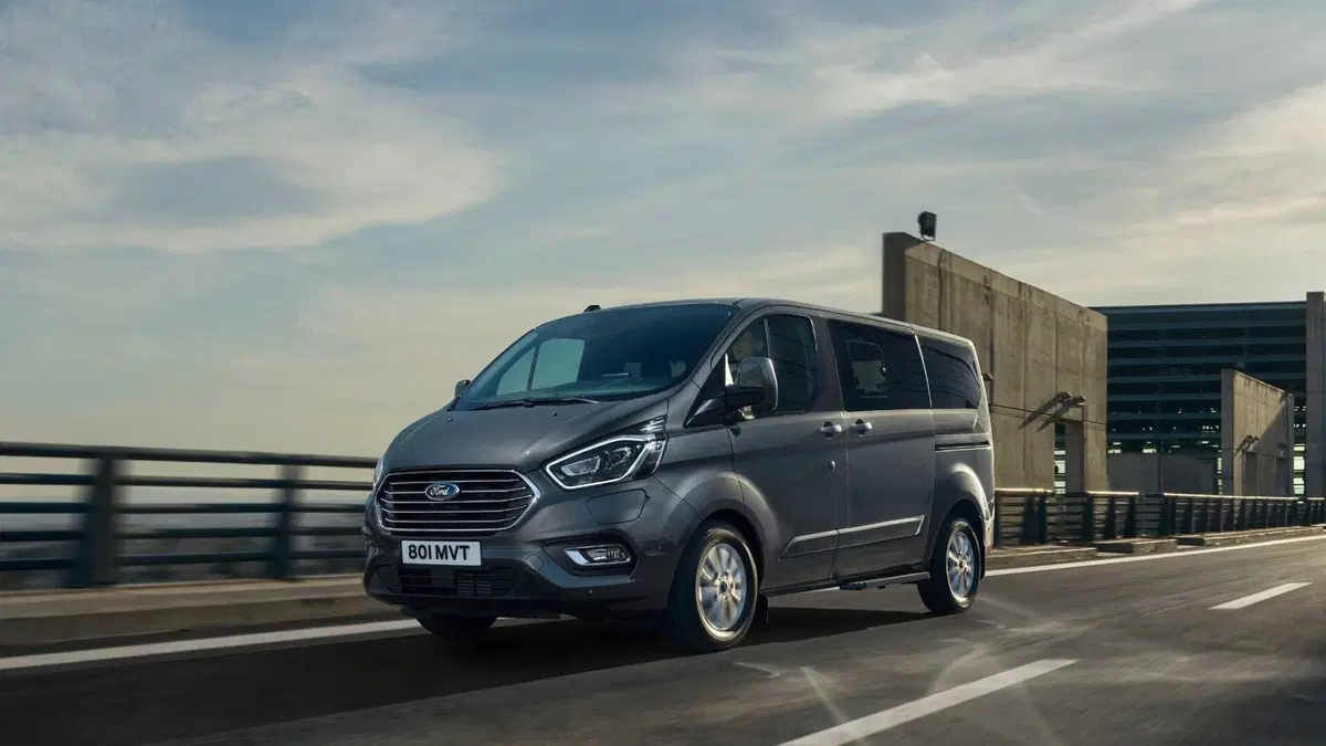 Ford Tourneo Custom (4)