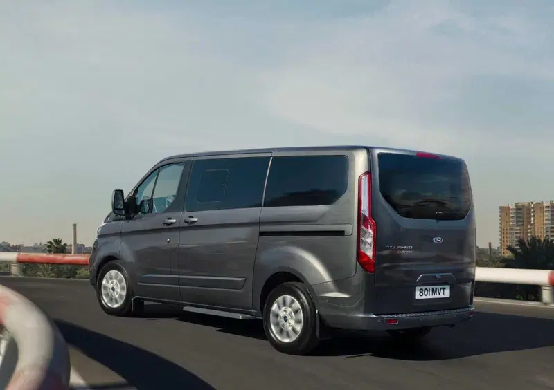 Ford Tourneo Custom (5)