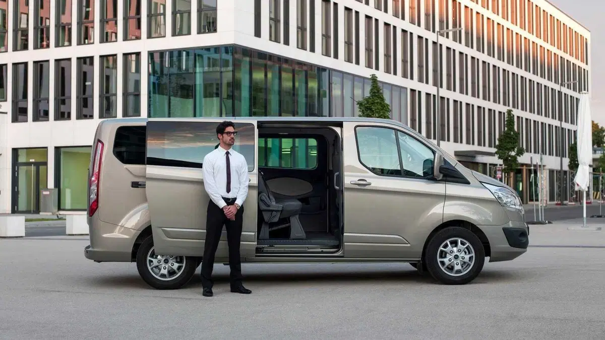 Ford Tourneo Custom 320 2.0 TDCi 185CV aut. PC Titanium (6)