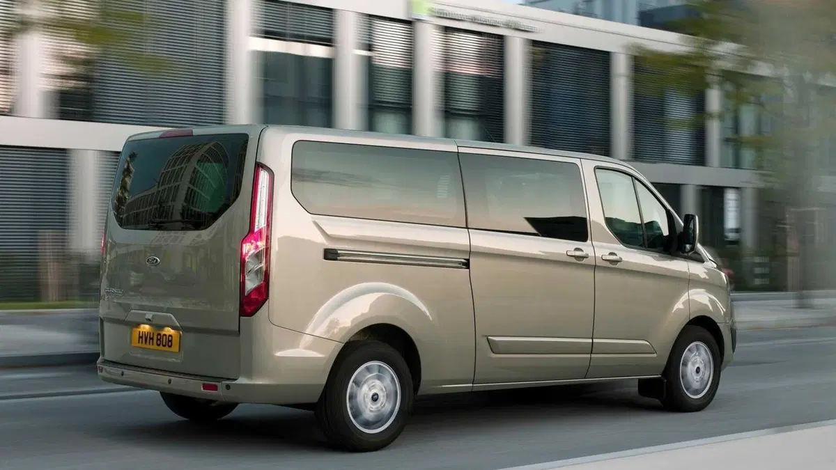 Ford Tourneo Custom 320 2.0 TDCi 185CV aut. PC Titanium (4)