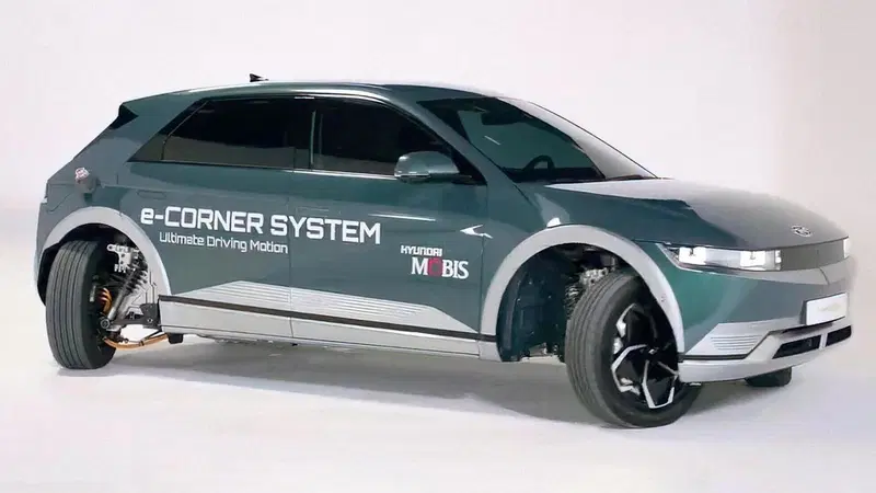 Hyundai fa il "passo del granchio": parcheggia in un attimo [Video]