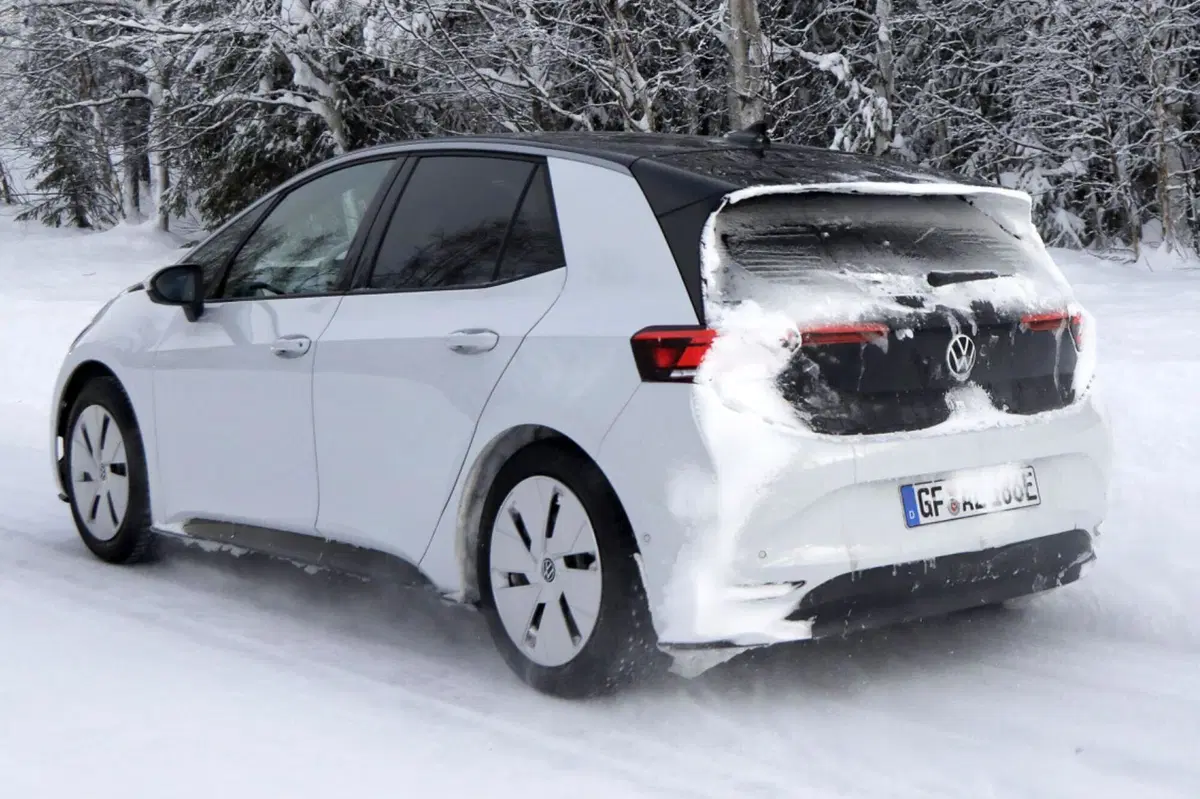 Volkswagen ID.3 : il nuovo Facelift è in arrivo [Foto Spia] (2)