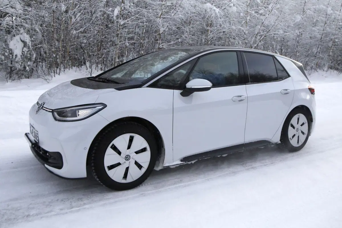Volkswagen ID.3 : il nuovo Facelift è in arrivo [Foto Spia] (10)