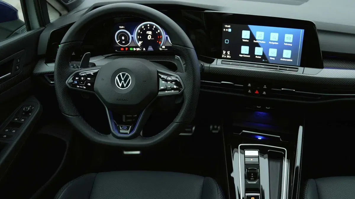 Volkswagen Golf 2.0 TSI R DSG 4Motion 20 years (6)