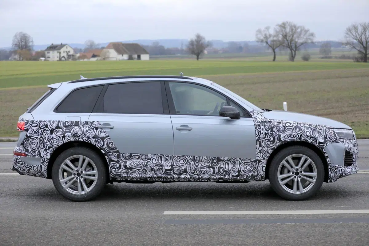 Audi Q7, si rinnova con il nuovo Facelift [Foto Spia Aggiornate] (3)