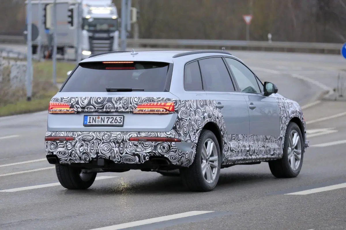 Audi Q7, si rinnova con il nuovo Facelift [Foto Spia Aggiornate] (7)