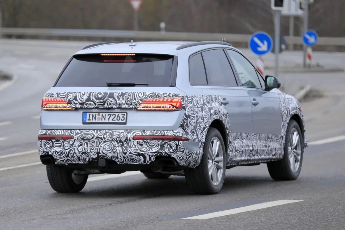 Audi Q7, si rinnova con il nuovo Facelift [Foto Spia Aggiornate] (10)
