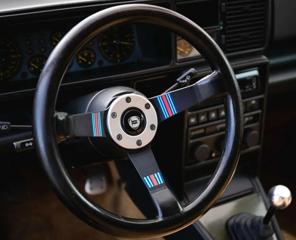 Lancia Delta HF Integrale Evo II (5)