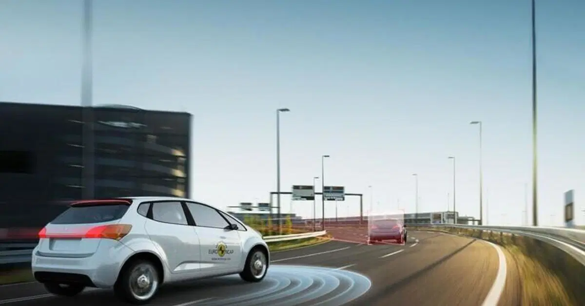 Le auto avranno "occhi" come insetti per evitare i crash, lo studio &egrave; promettente