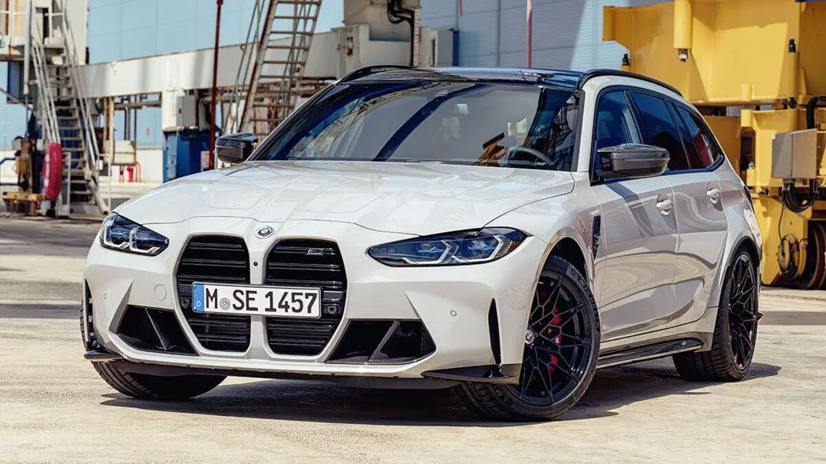 Scende in campo e le ha tutte contro: nuova BMW M3 Toring top e flop