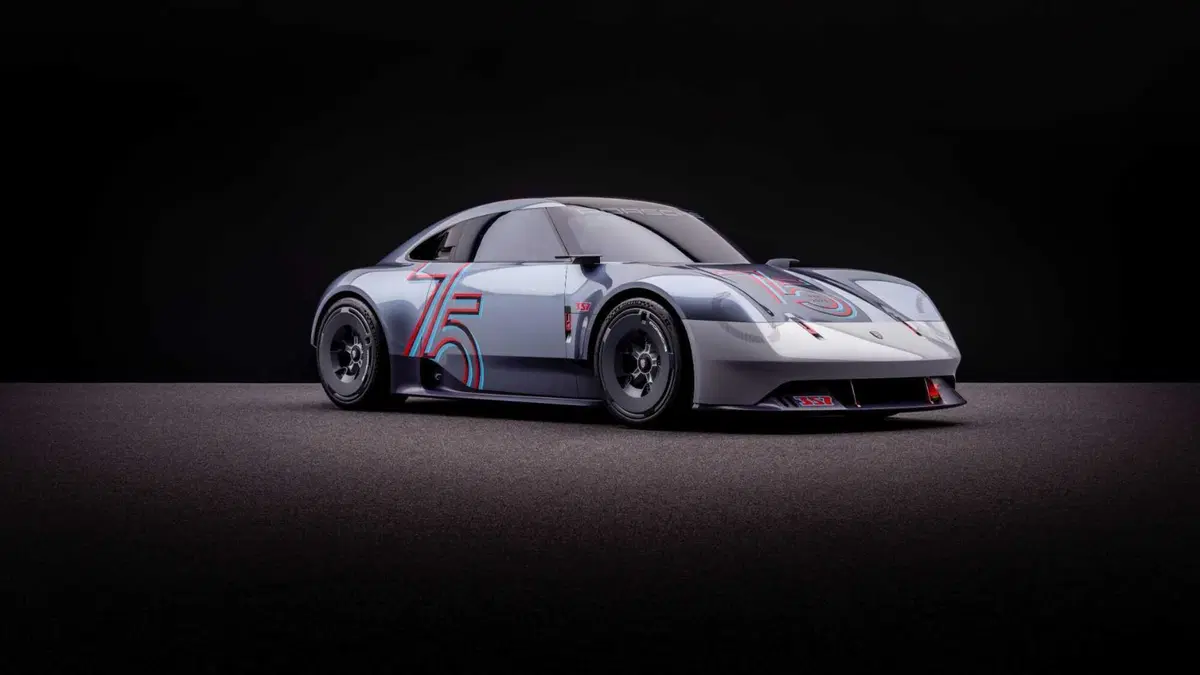 Porsche compie 75 anni: rinasce la 356 (con i cavalli della 718 GT4 RS) (2)
