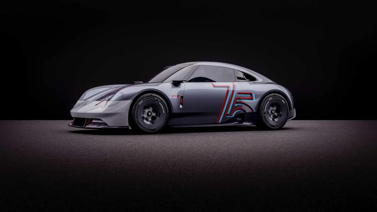 Porsche compie 75 anni: rinasce la 356 (con i cavalli della 718 GT4 RS) (7)