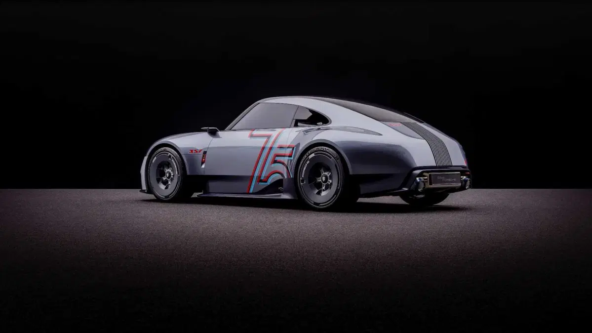 Porsche compie 75 anni: rinasce la 356 (con i cavalli della 718 GT4 RS) (8)