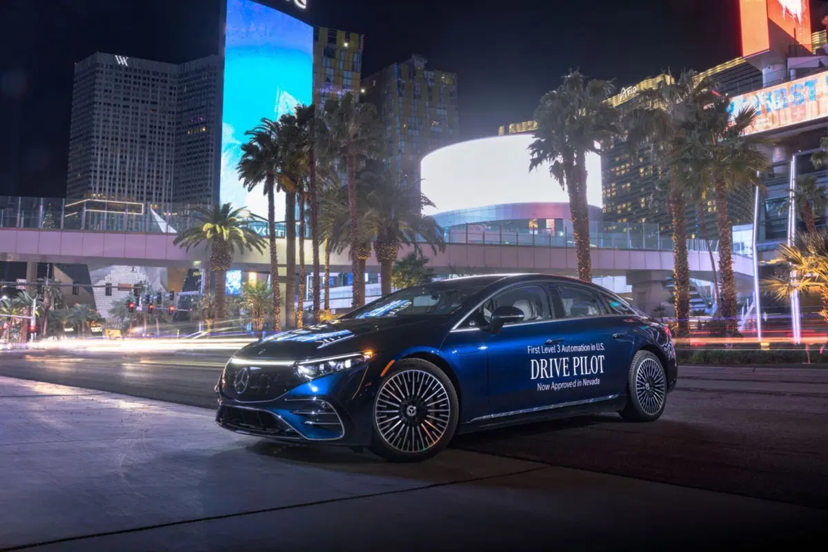 Mercedes S e EQS: in Nevada hanno la patente per guidare da sole (11)